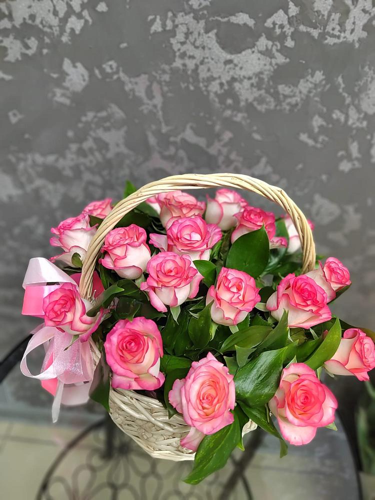 Цветочная композиция из Розы в корзине в Бороздиновской