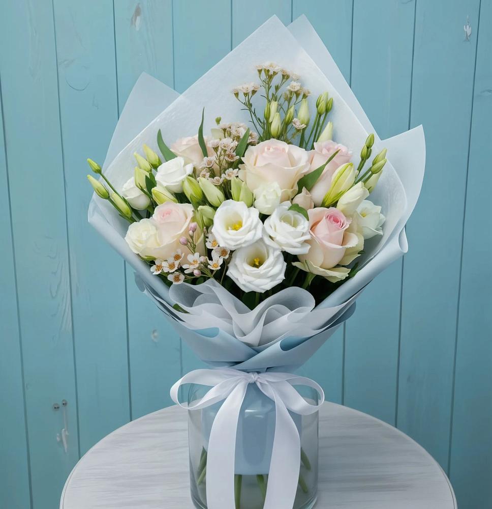 Букет цветов из: Розы и Лизиантусы в Бороздиновской