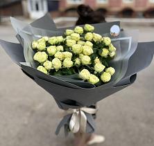 Букет Белые кустовые розы Солинеро в Бороздиновской