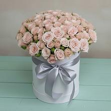 Цветочная композиция из Розы в шляпной коробке в Бороздиновской