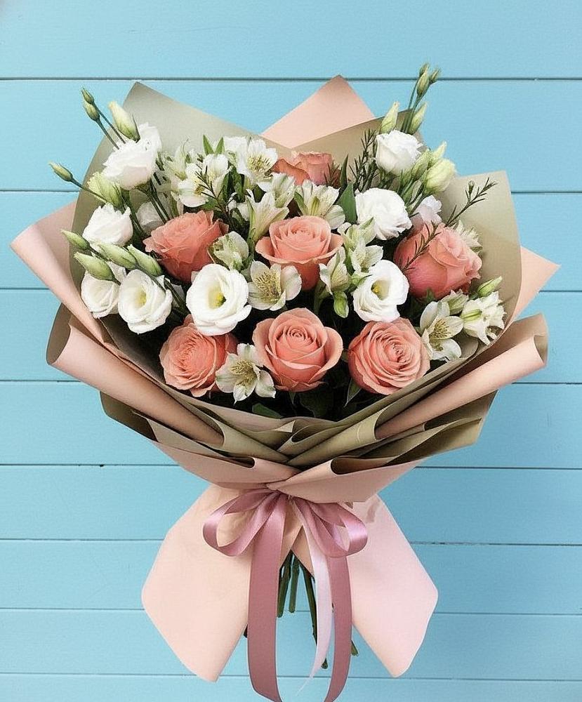 Букет цветов из: Розы, Альстромерии и Лизиантусы в Бороздиновской