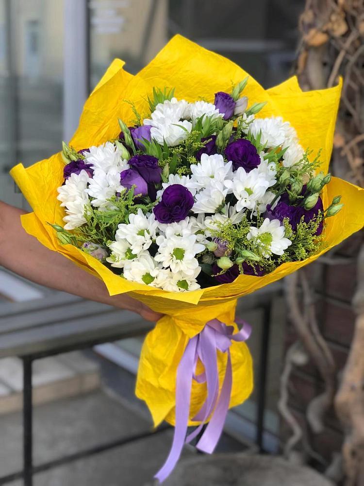 Букет цветов из: Ирисы, Хризантемы и Ромашки в Бороздиновской