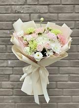 Букет цветов из:  Гвоздики, Розы, Лизиантусы и Хризантемы в Бороздиновской