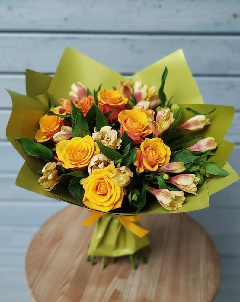 Букет цветов из: Альстромерии и Розы в Бороздиновской
