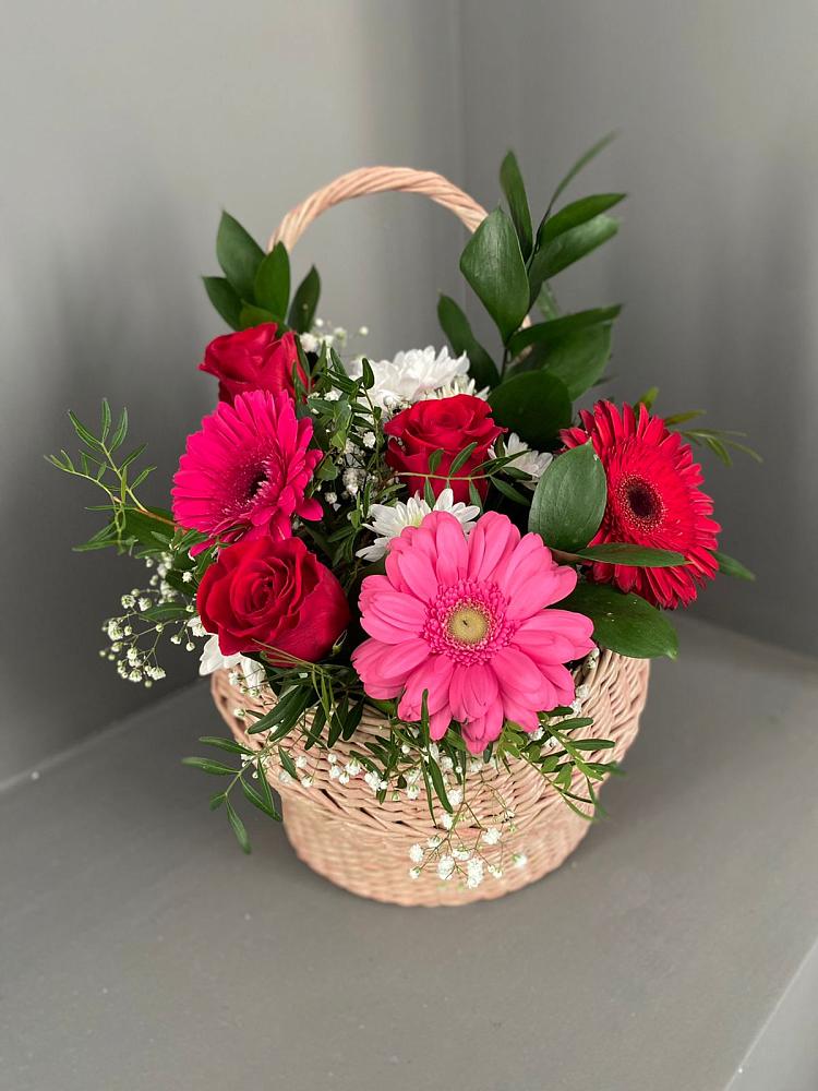 Цветочная композиция из Розы, Хризантемы и Герберы в корзине в Бороздиновской