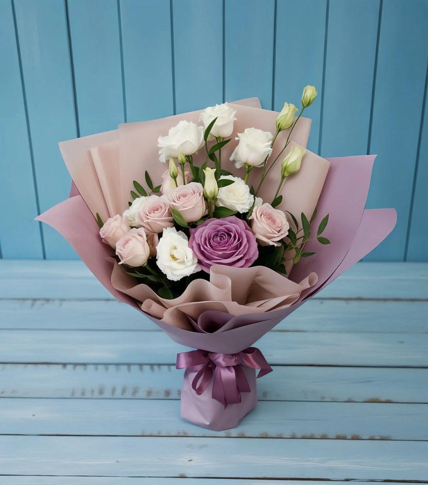 Букет цветов из: Розы и Лизиантусы в Бороздиновской